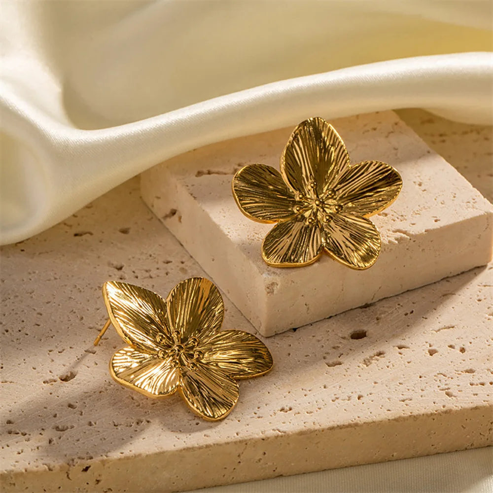 Uworld Hypoallergenic Stylish Vintage Flower Stud Earrings Premium 18k Gold Plated Stainless Steel For Women Party сережки женск