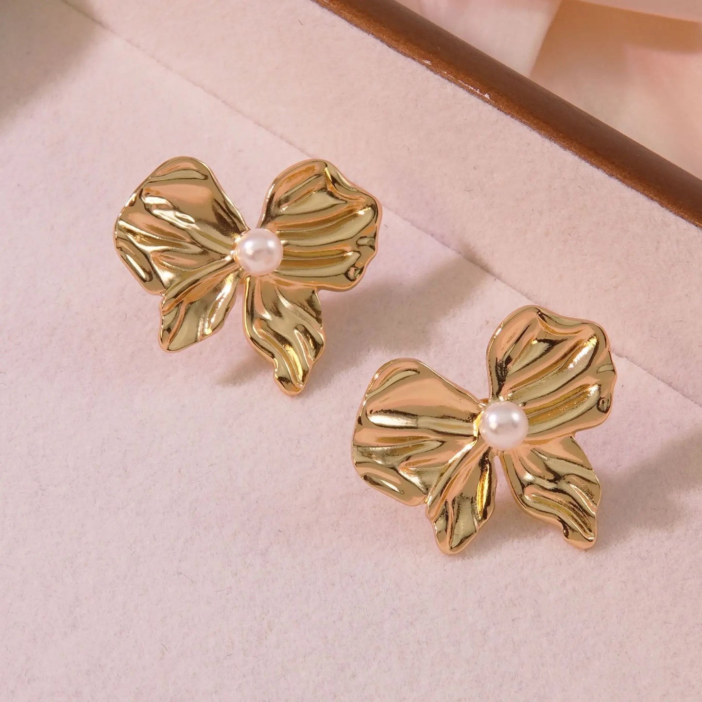 Uworld Hypoallergenic Stylish Vintage Flower Stud Earrings Premium 18k Gold Plated Stainless Steel For Women Party сережки женск