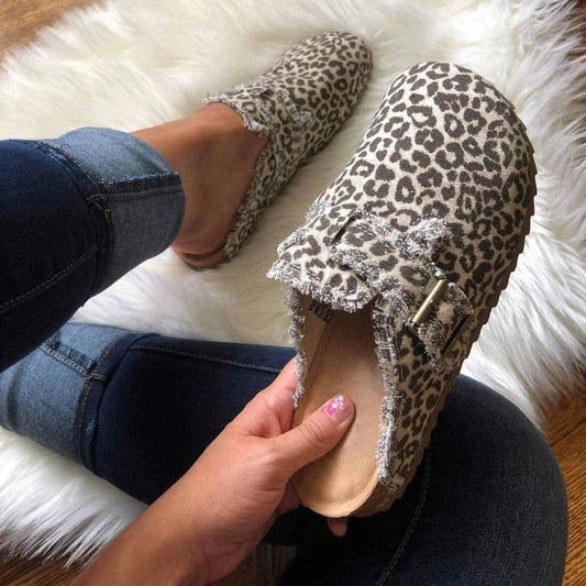 Vintage Flat Heel Round Toe Canvas Loafers for Women