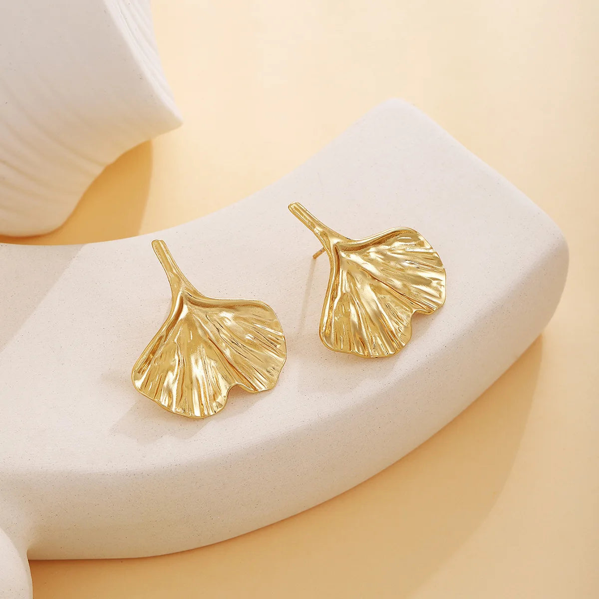 Uworld Hypoallergenic Stylish Vintage Flower Stud Earrings Premium 18k Gold Plated Stainless Steel For Women Party сережки женск